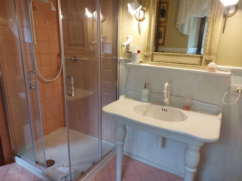 Ristorante Una Franca Superior Double Room, Private Bathroom 4