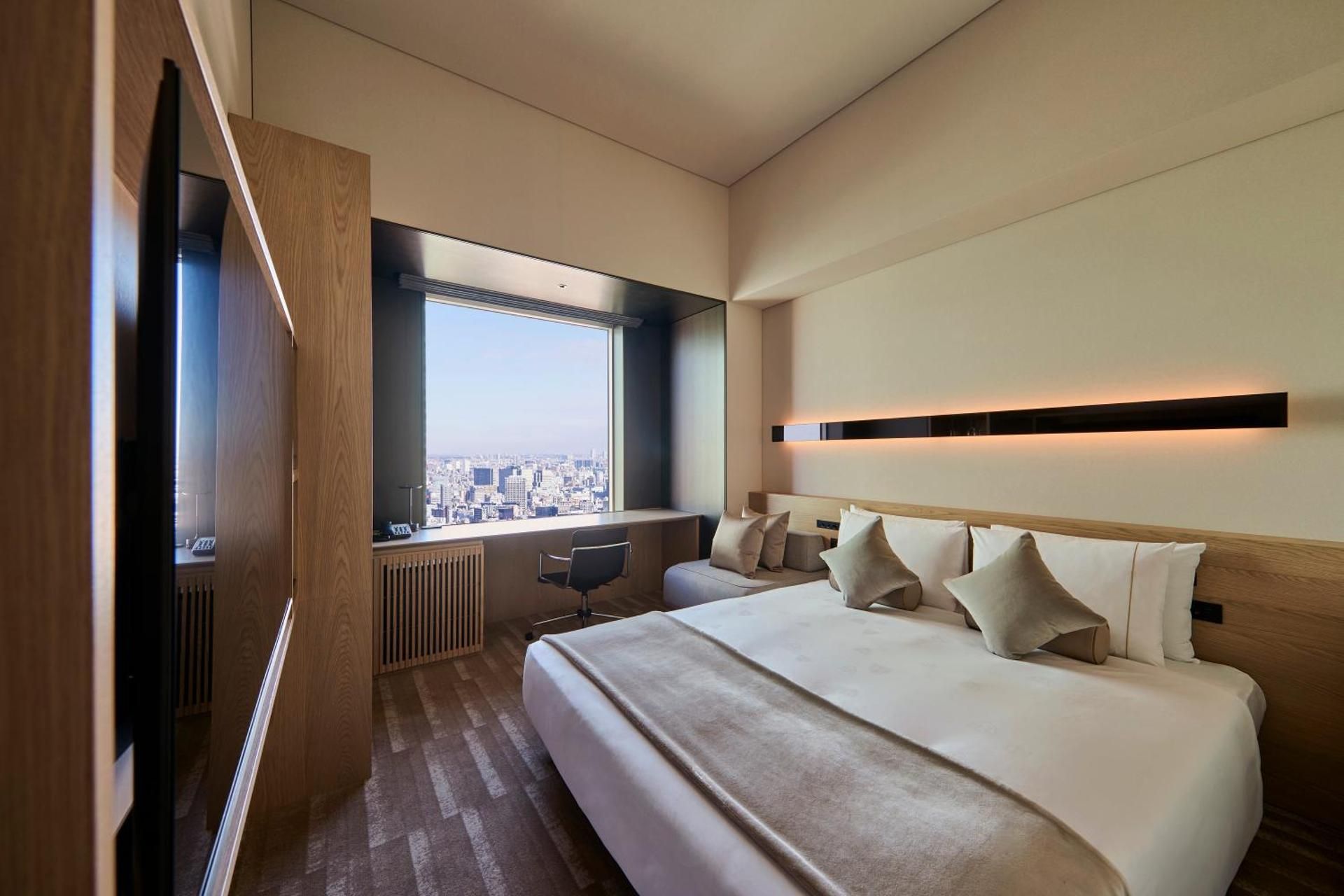 Executive Floor Double Room 38F with Lounge Access