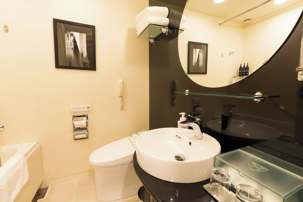 The Royal Park Hotel Iconic Tokyo Shiodome Economy Double, 1 Double Bed 4