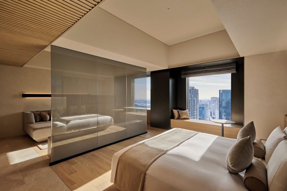 Executive Floor Junior Suite King Room 38F (with Lounge Access)