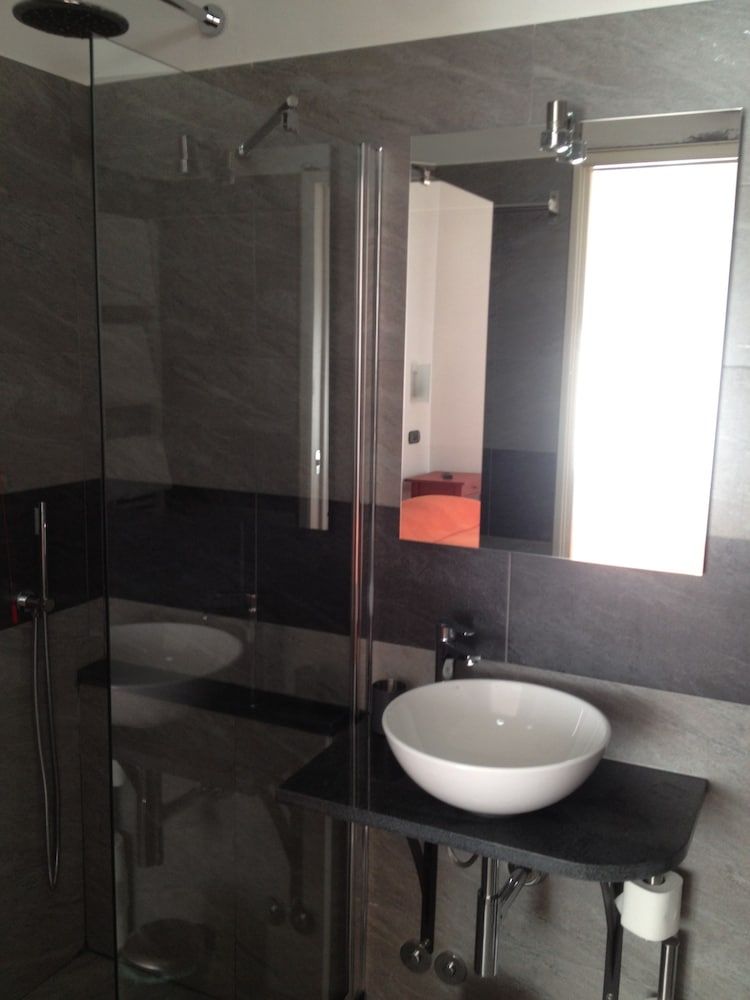 Affittacamere Delfo Double or Twin Room with Private Bathroom 7