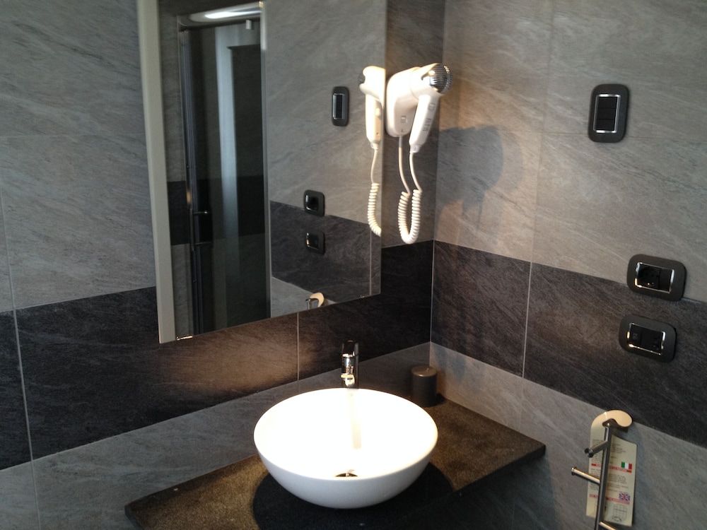 Affittacamere Delfo Double or Twin Room with Private Bathroom 10