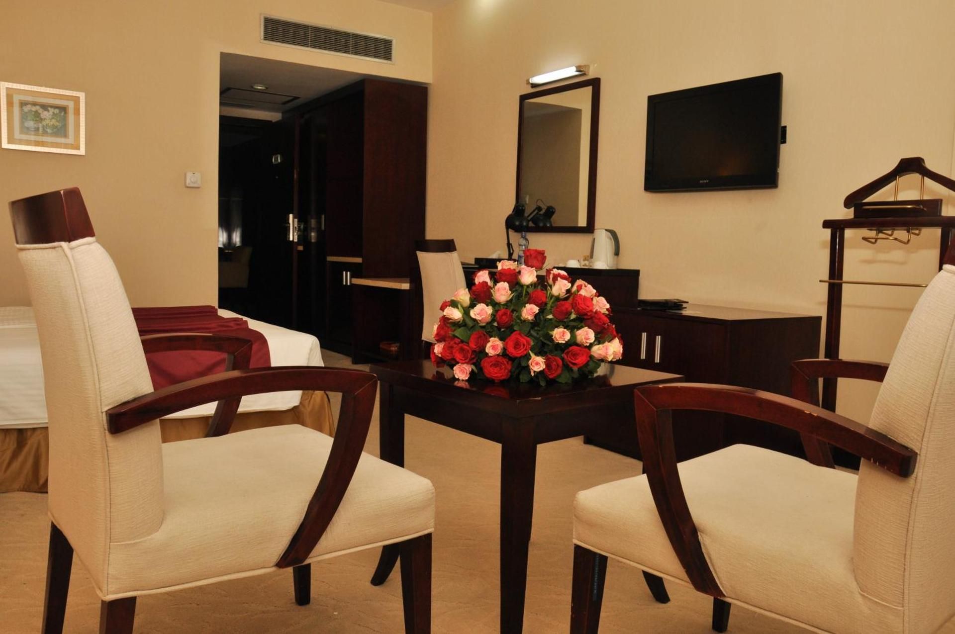 Harmony Hotel Queen Bed 3