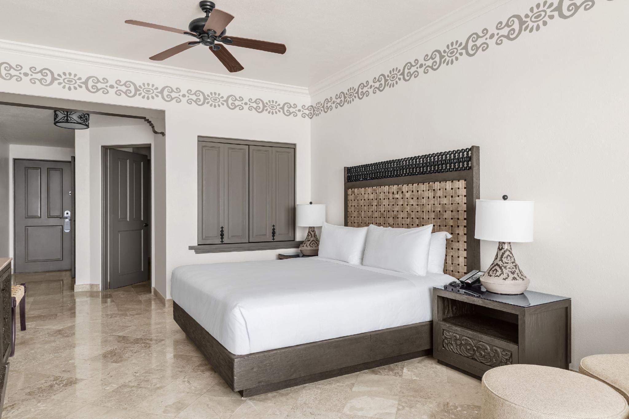 1 King Bed Coastal Garden View Balcony