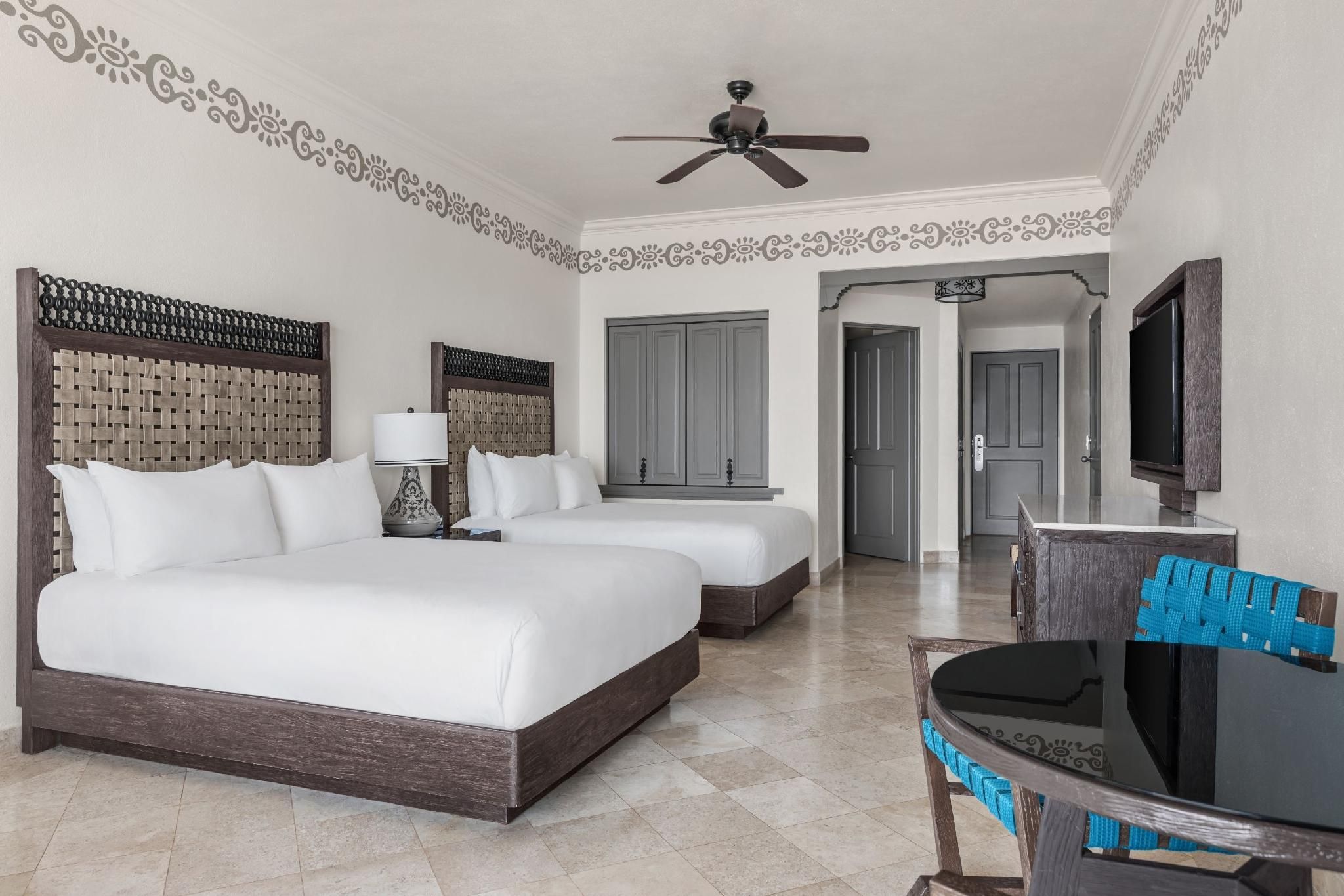 Deluxe 2 Queen Beds Oceanview Balcony