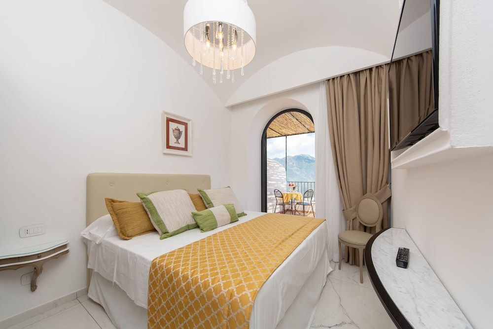 Villa Amore Deluxe Double Room, Balcony, Sea View 2