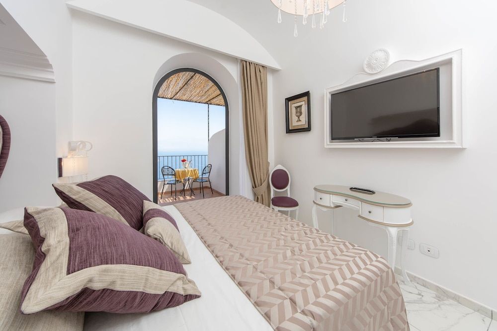 Villa Amore Deluxe Double Room, Balcony, Sea View