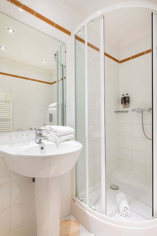 Hotel Charlemagne By HappyCulture Superior Double or Twin Room (Courtyard View or City View ) 12