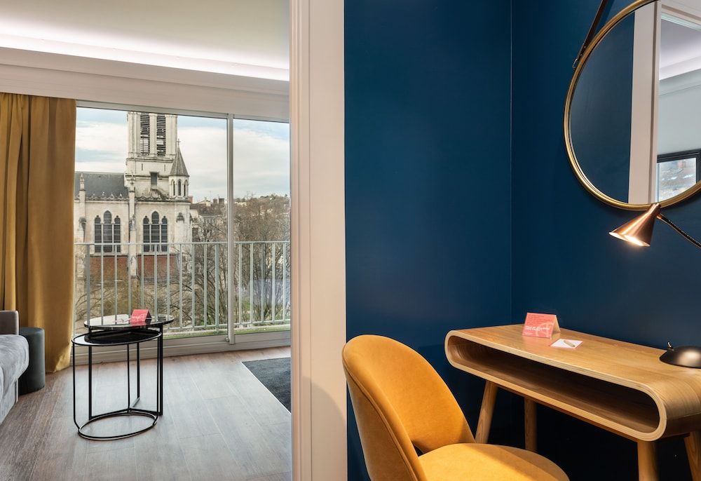 Hotel Charlemagne By HappyCulture Superior Double or Twin Room (Courtyard View or City View ) 14