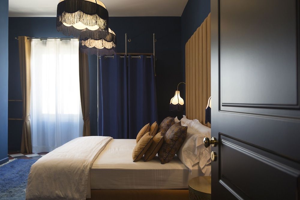 Junior Suite, Twin and Queen, City View, Balcony/Patio