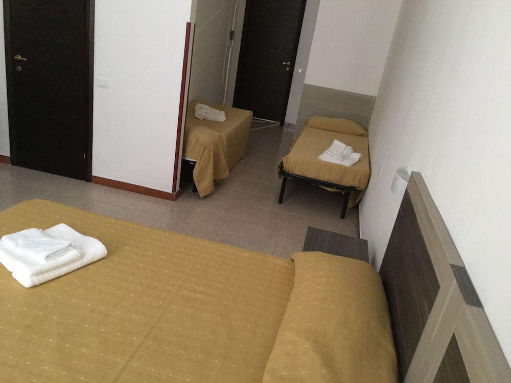 Hotel Virgilio Quadruple Room 3