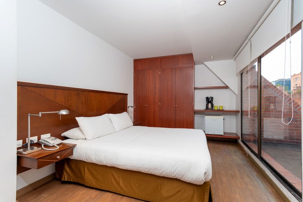 undefined Casa Real 93 3