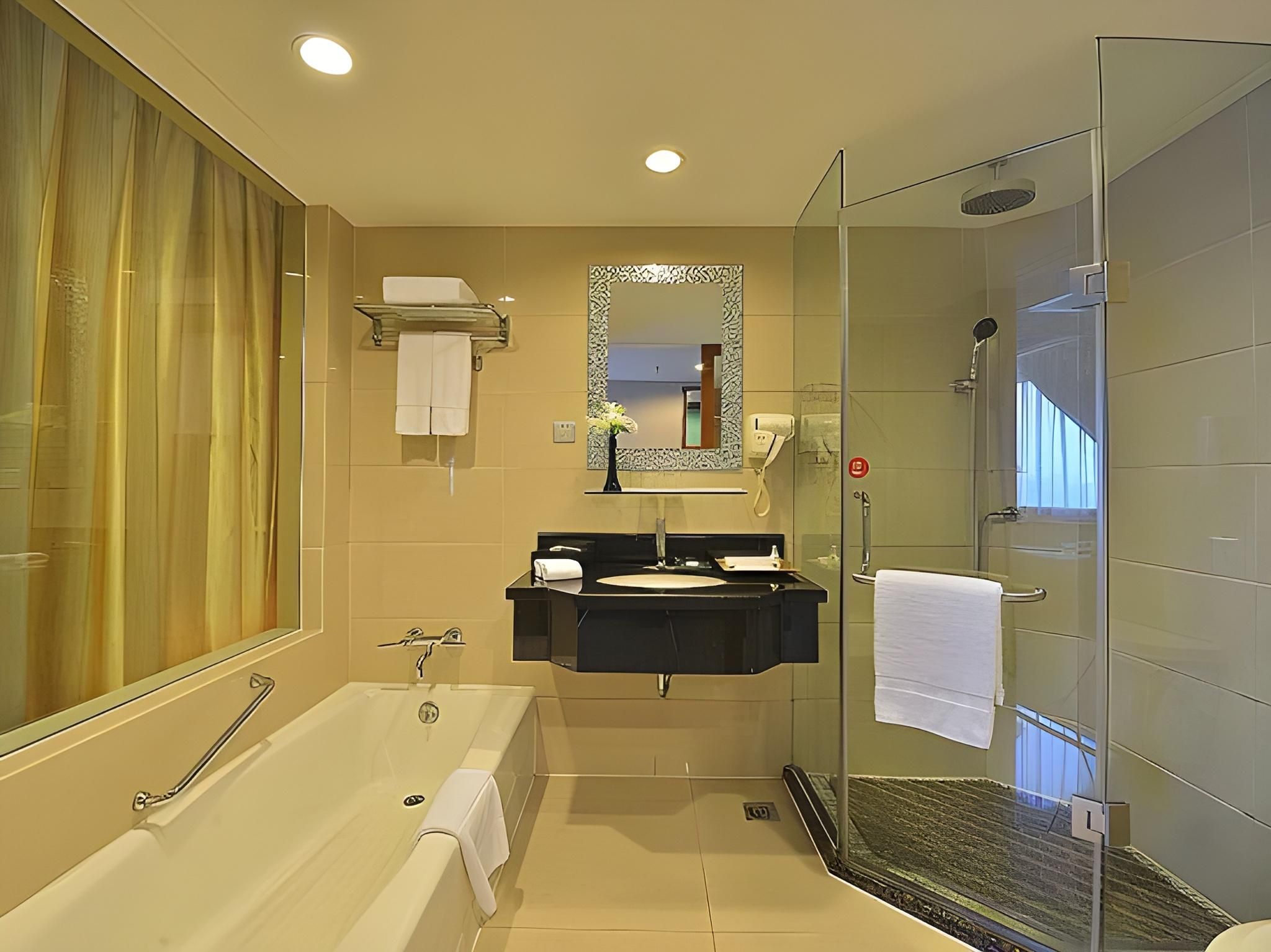 Luxemon Hotel (Pudong Shanghai) Superior Queen or Twin 2