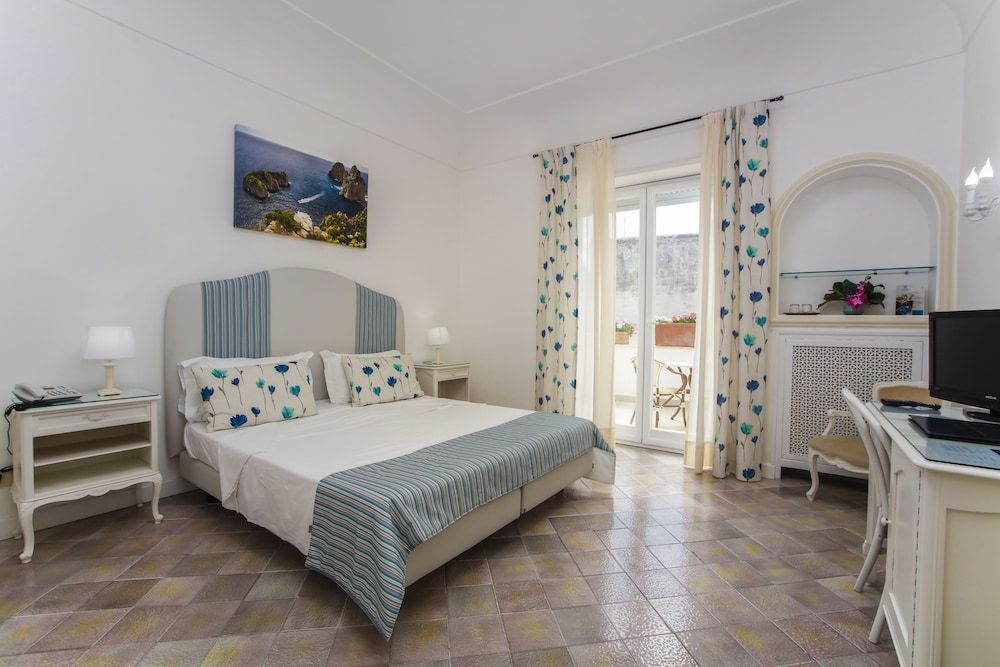 Superior Double Room, Terrace, Garden View
