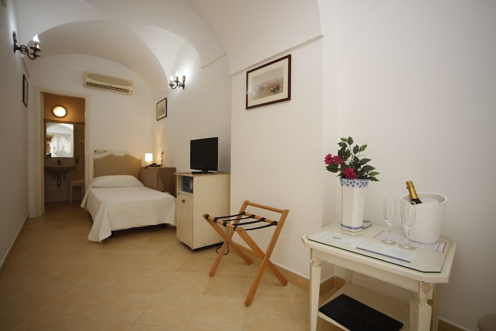 Economy Single Room