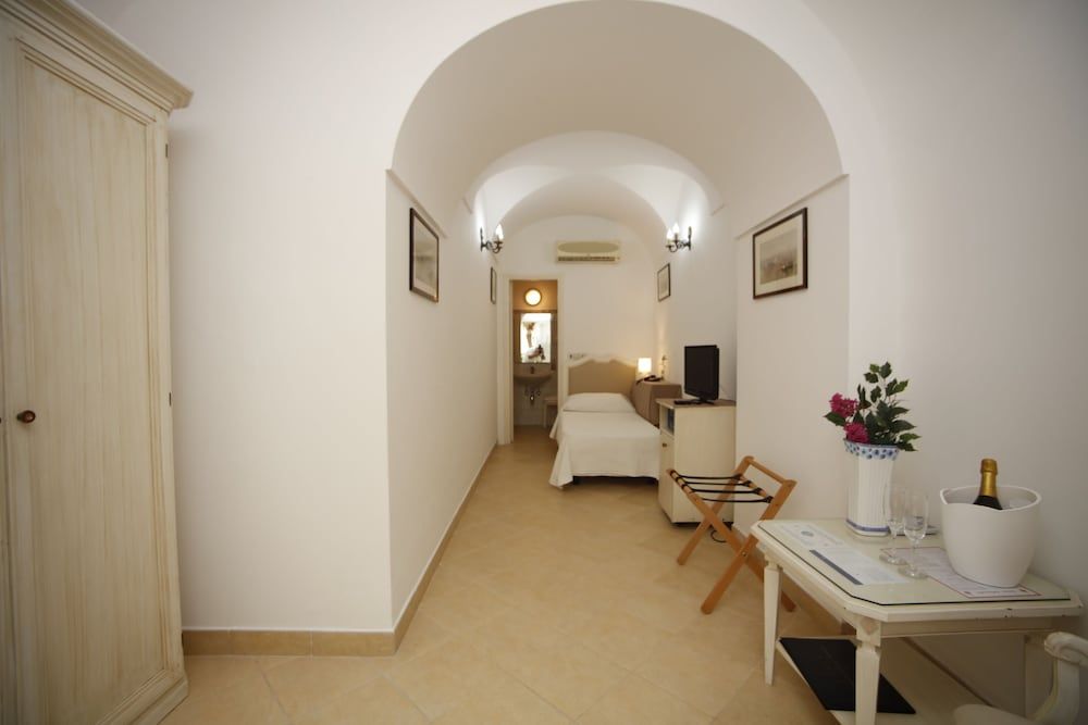 Villa San Felice Economy Single Room 6