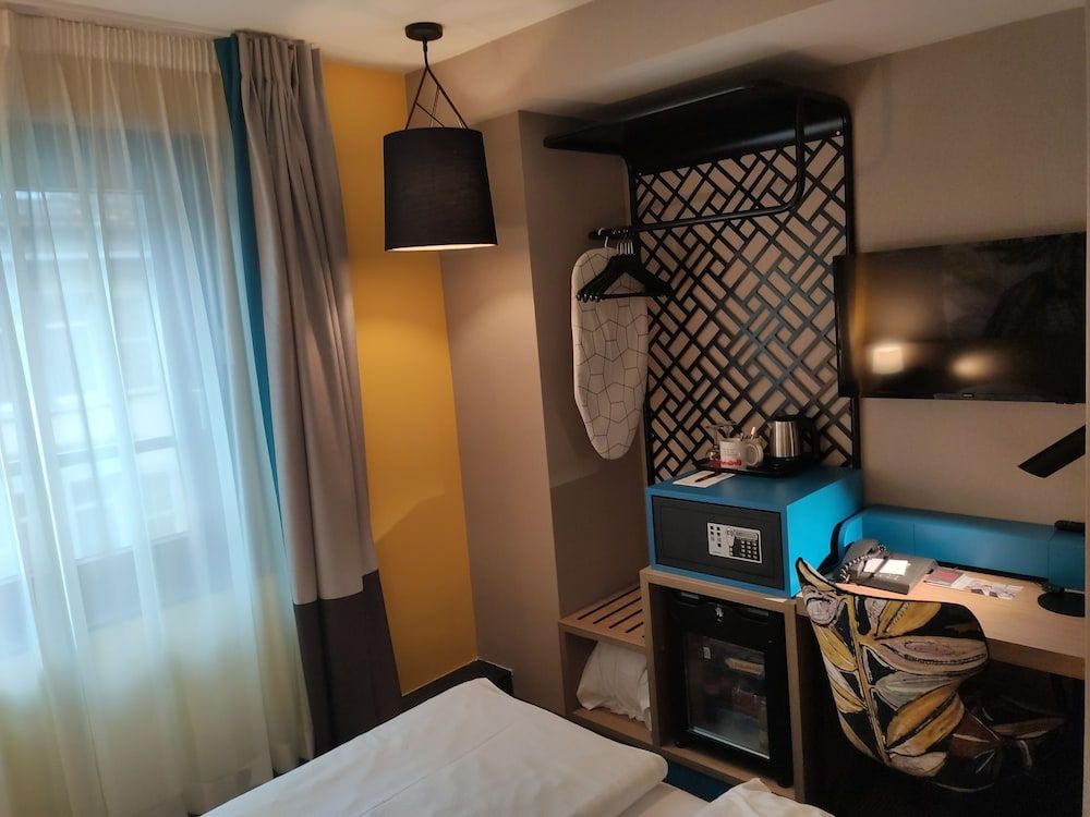 undefined Swiss Chocolate by Fassbind 6