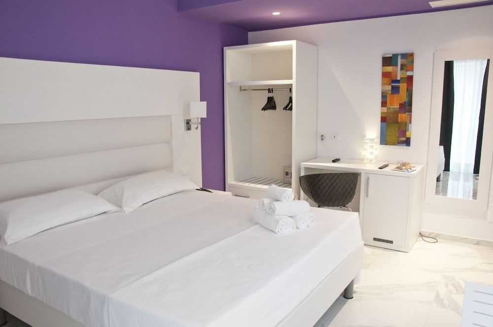 Deluxe Double Room, 1 Queen Bed, Ensuite, Sea View