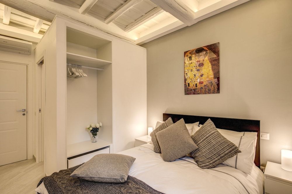 Residenza Costaguti Superior Double Room 9