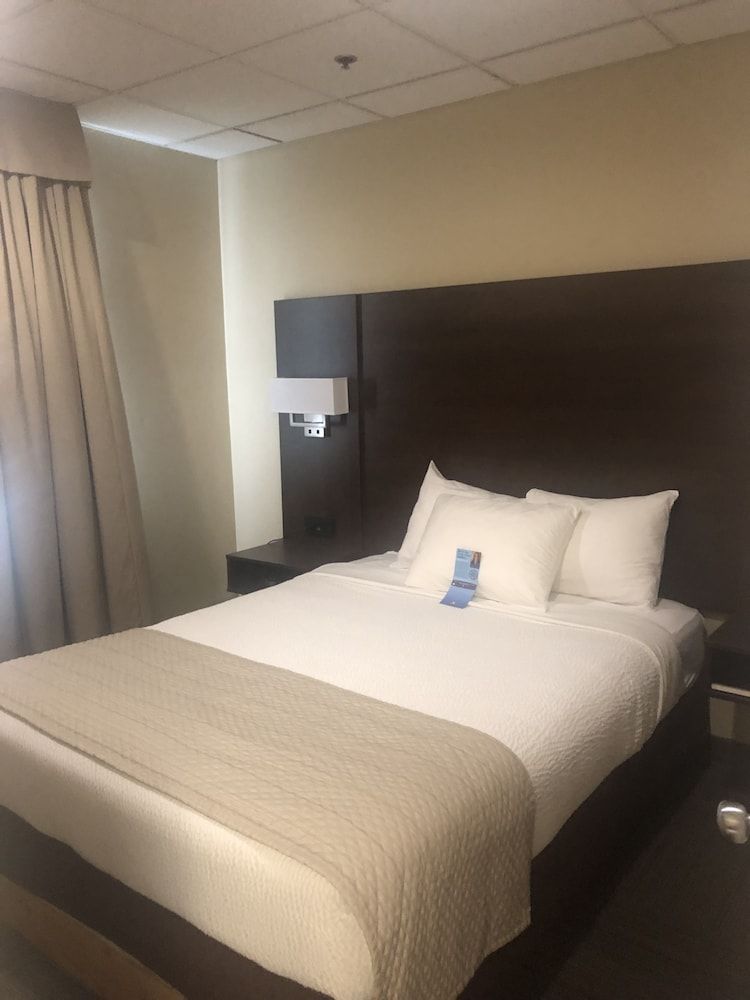 Suite, 1 Queen Bed, Non Smoking (Efficiency)