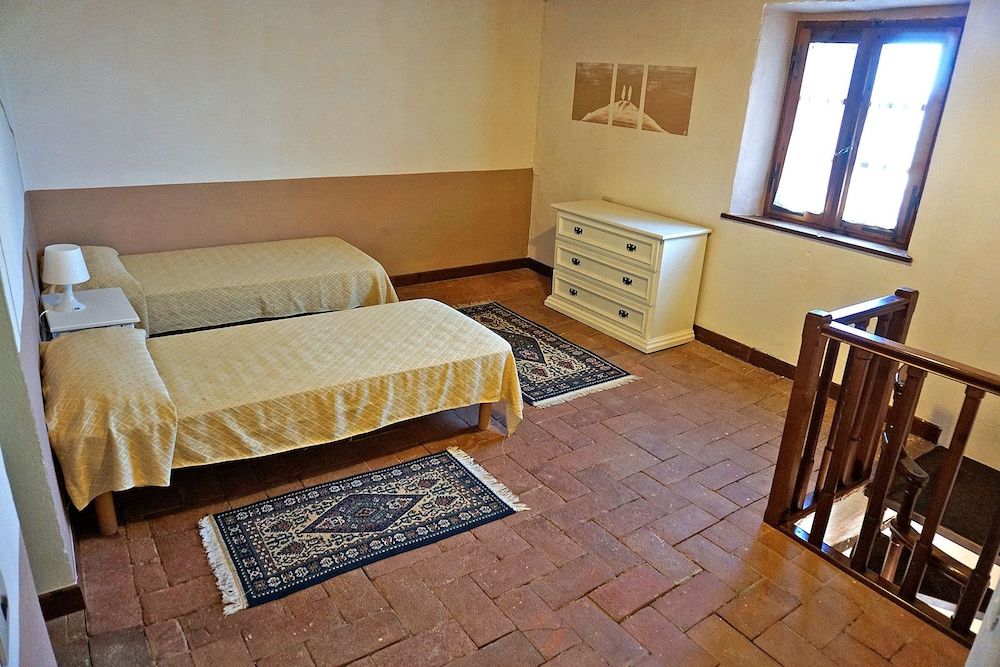 Standard Duplex, Kitchenette, Hill View