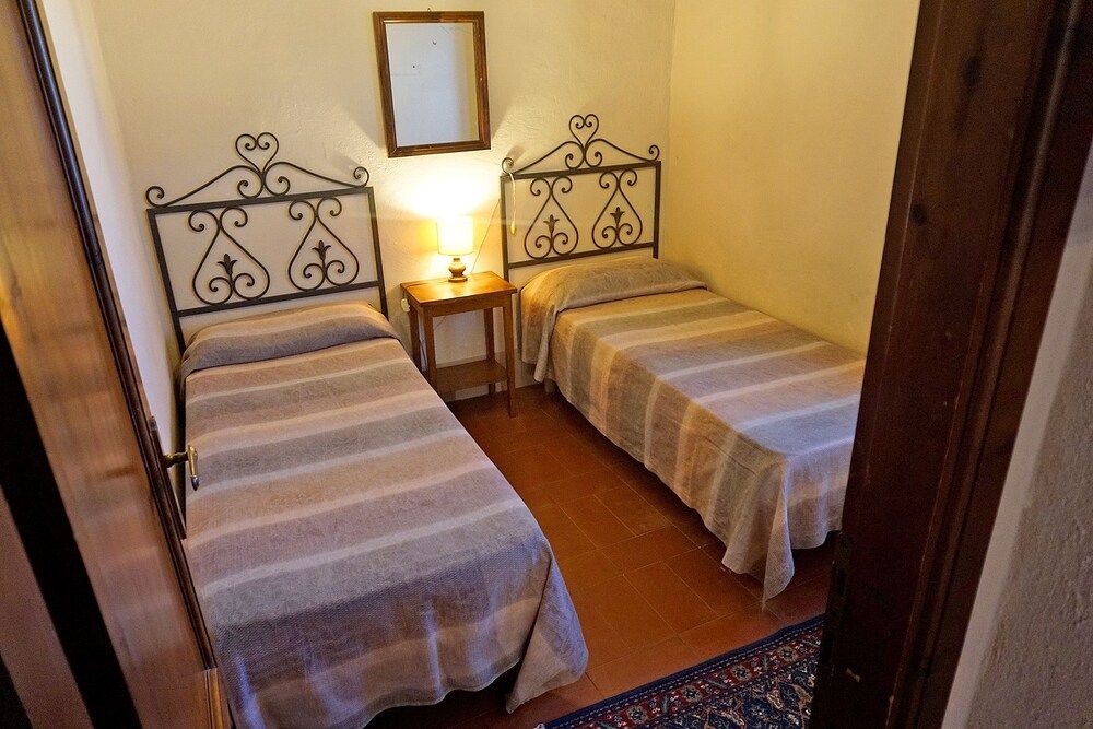 Basic Twin Room, 2 Bedrooms, Kitchenette, Courtyard View