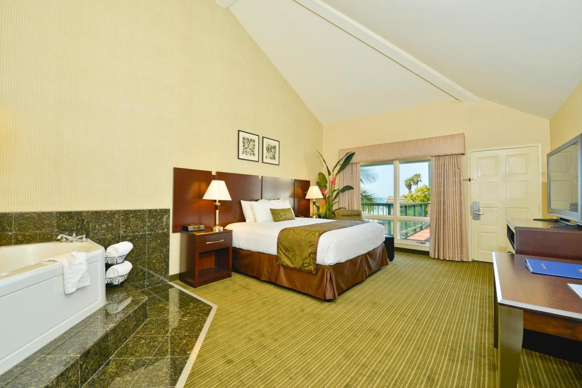 Best Western Plus Dana Point Inn-by-the-Sea 1 King Bed, Nonsmoking