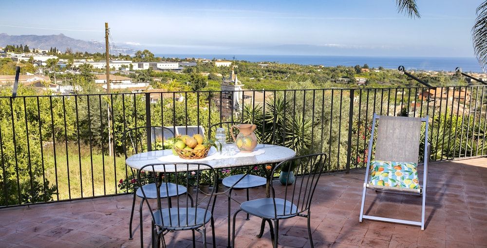 Suite, Terrace (Sea and Etna view)