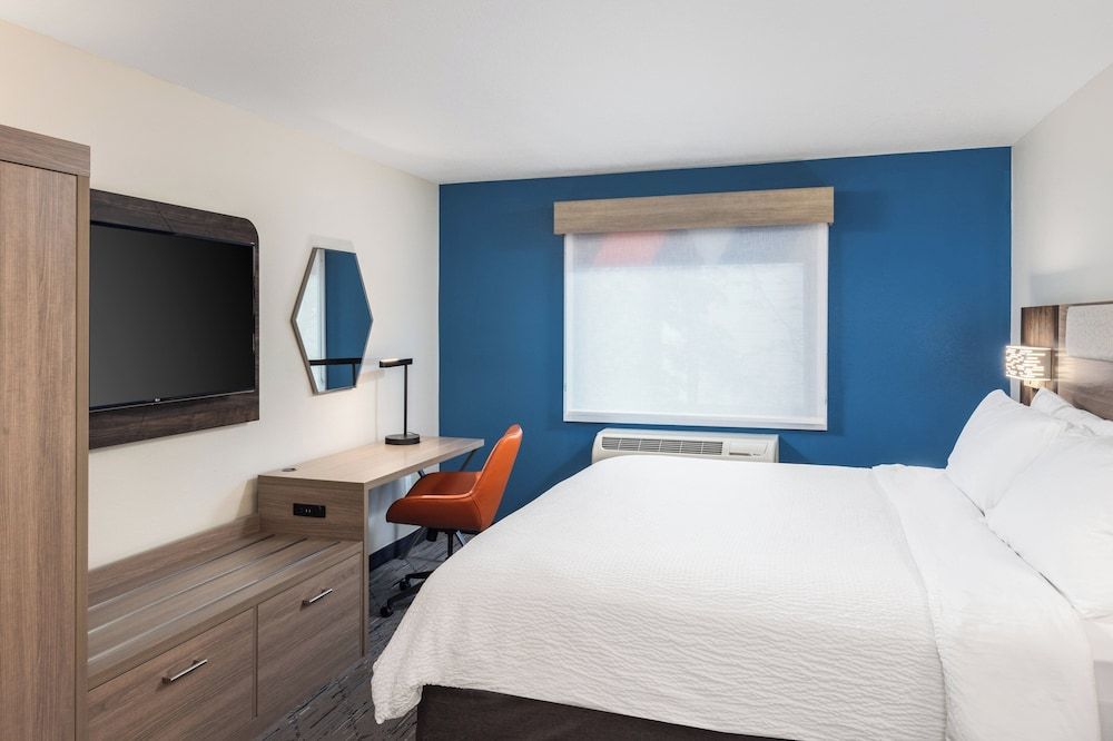 Standard Room, 1 King Bed