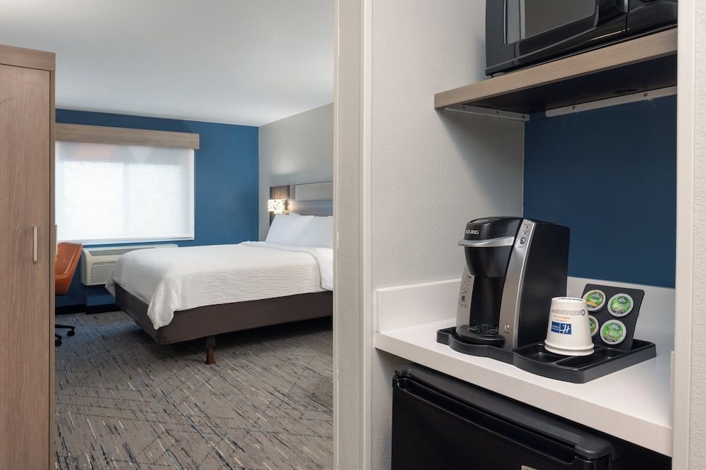 Standard Room, 1 King Bed, Mobility Accessible (Roll-In Shower)