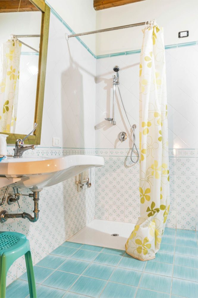 Torre Tabia Family Quadruple Room 7