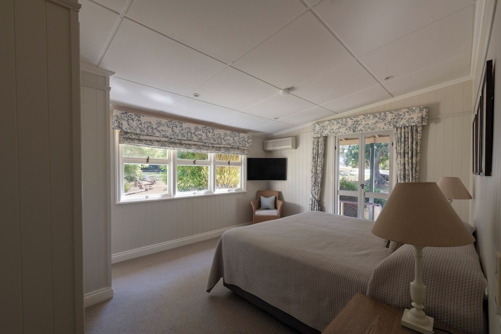 Spicers Hidden Vale Accessible King Room 4