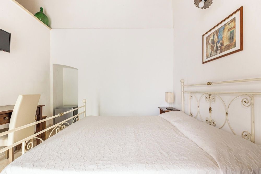 Standard Double Room, 1 Queen Bed