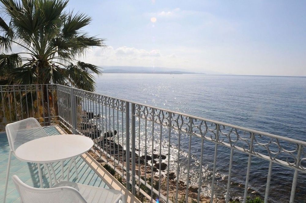 Villa Grachira Deluxe Double Room, Sea View 3