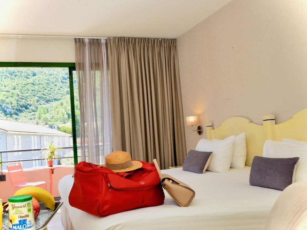 Sure Hotel by Best Western Gemenos en Provence Executive Room, 1 King Bed, Non Smoking, Terrace 2