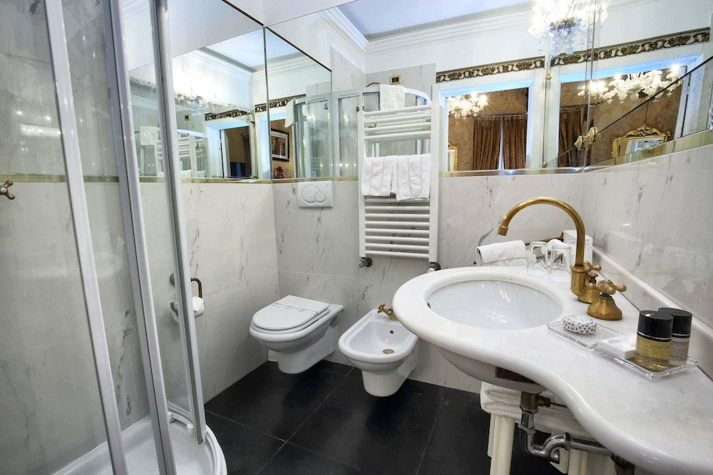 Ca' Pagan Deluxe Double Room 8