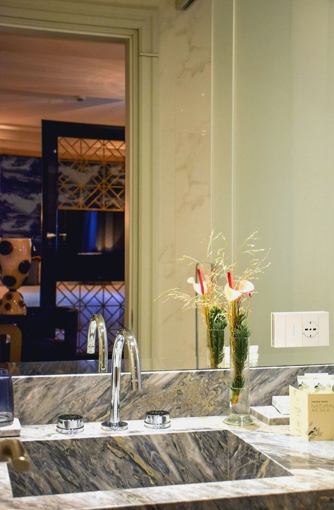 Vista Verona Deluxe Double Room 3