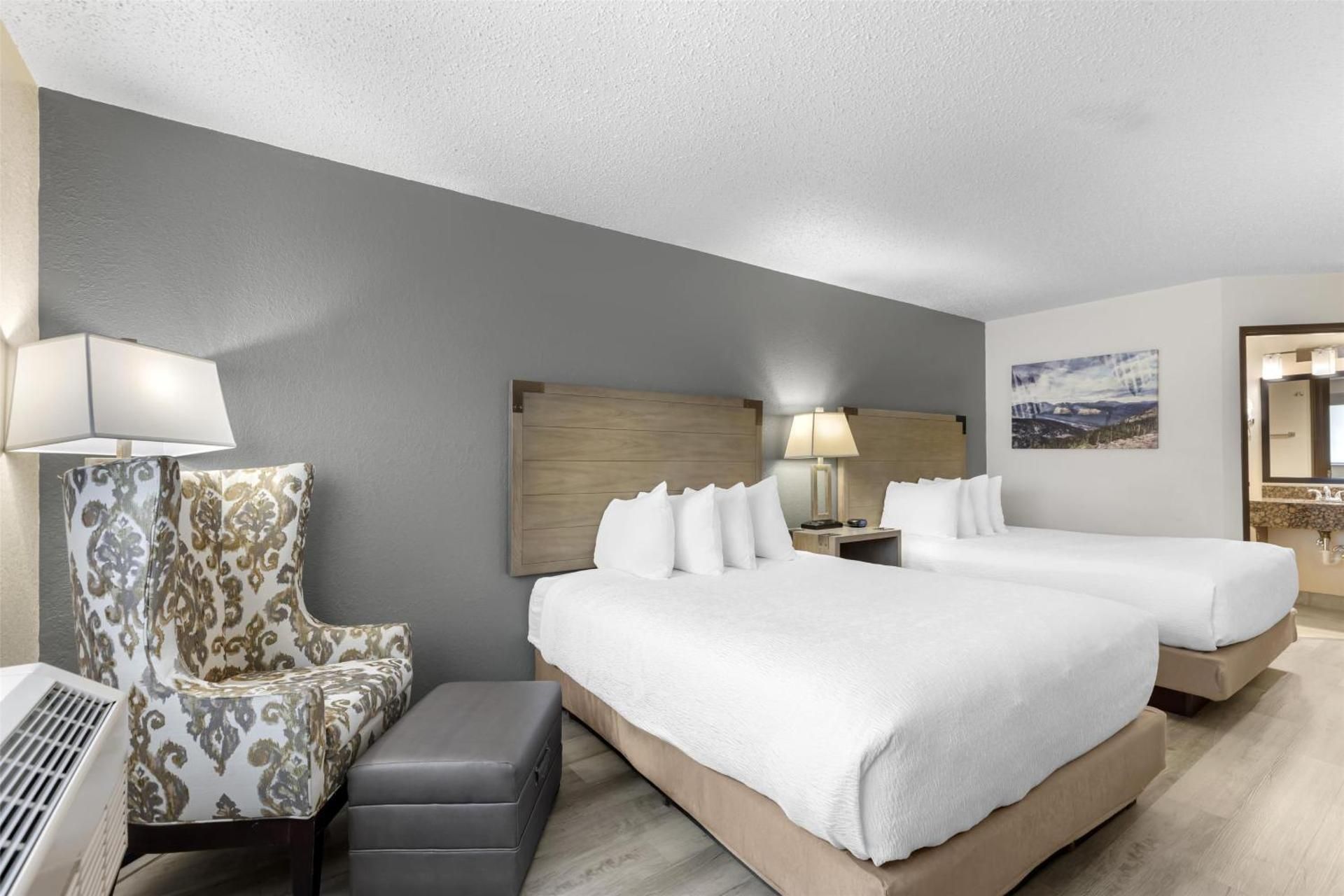 2 Queen Beds, Nonsmoking, Deluxe Mountain View, No Pets Allowed, Renovated Room