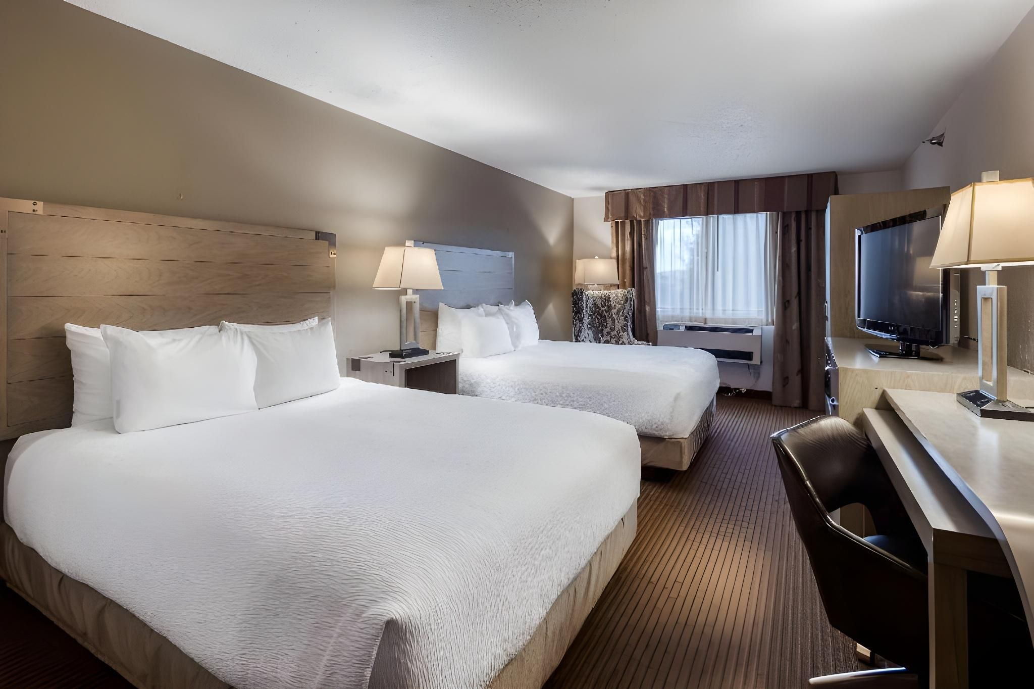 Best Western Alpenglo Lodge Accessibility - 2 Queens Beds, Bathtub, Nonsmoking 2