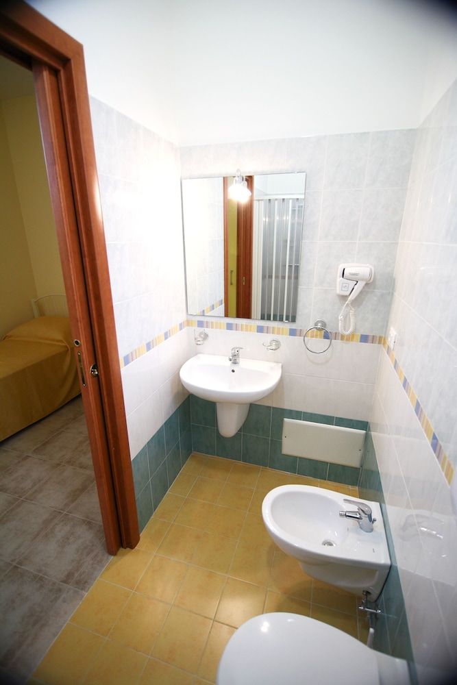 Abacus Single Room 2