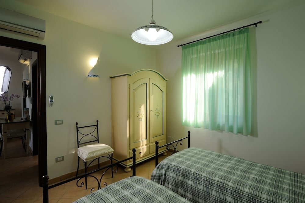 Family Quadruple Room, Connecting Rooms