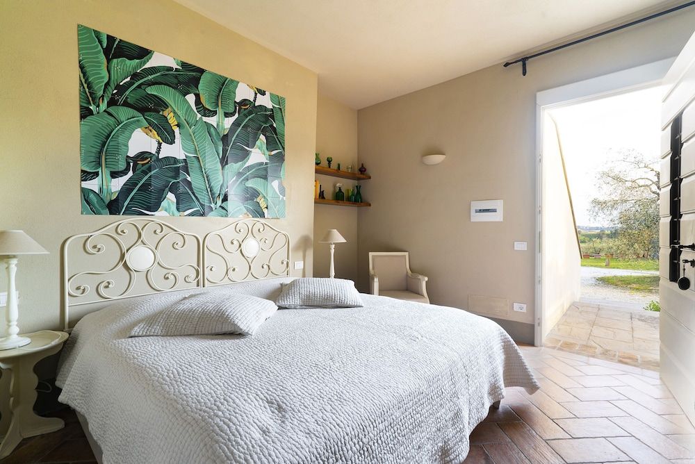Standard Double Room (2)