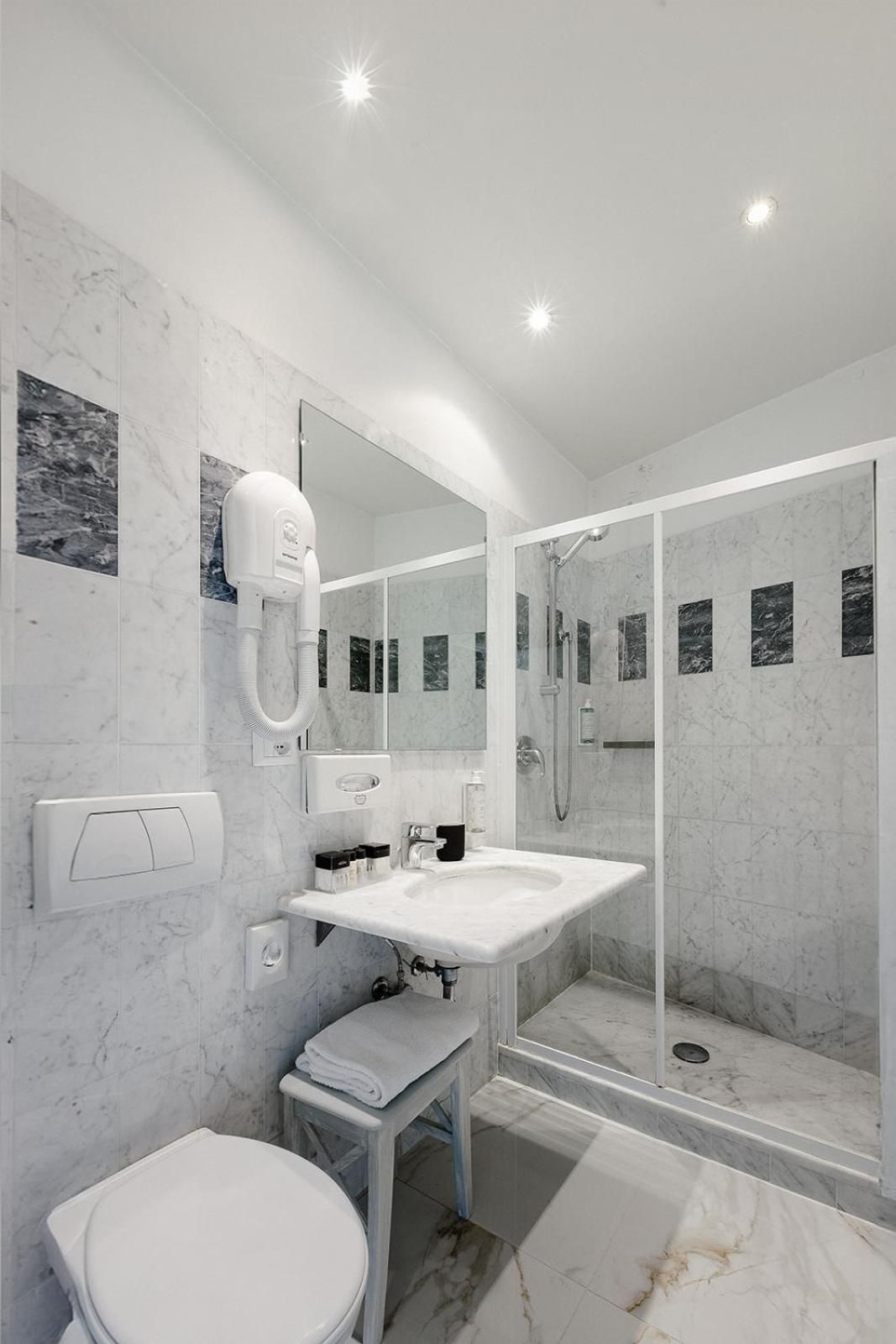 undefined Hotel Palazzo dal Borgo 3