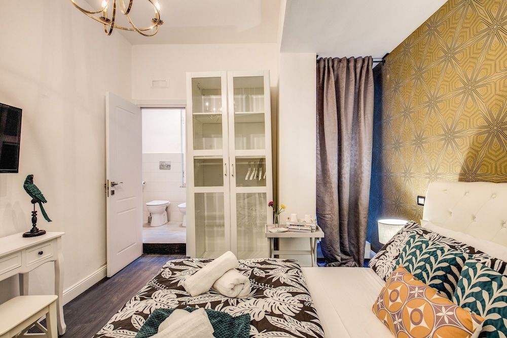 AwesHome - Hanging Gardens Deluxe Double Room 3