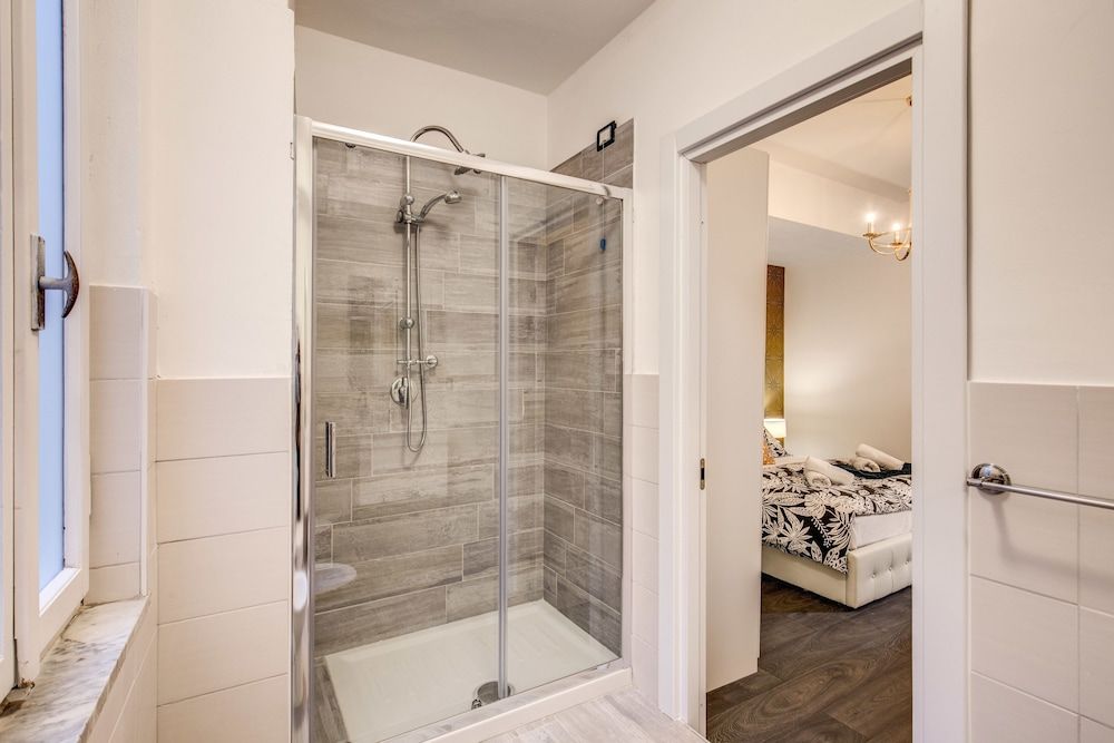 AwesHome - Hanging Gardens Deluxe Double Room 10