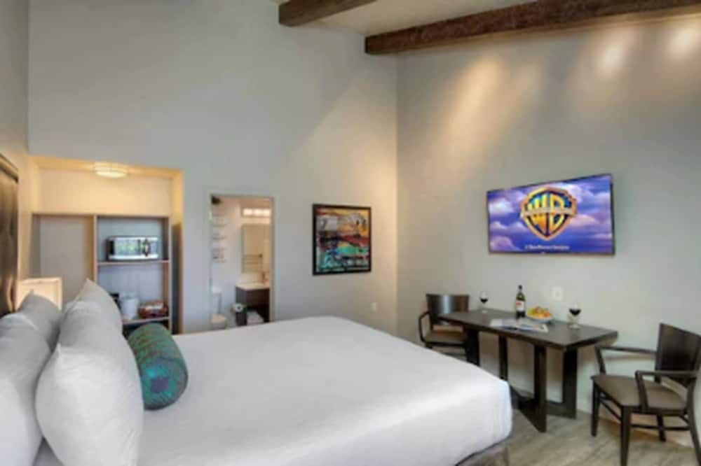 Deluxe Room, 1 King Bed