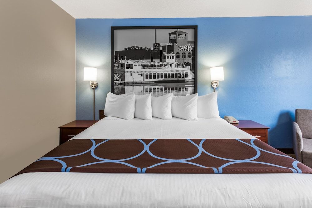 Standard Room, 1 King Bed