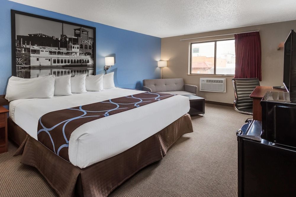 Standard Room, 1 King Bed