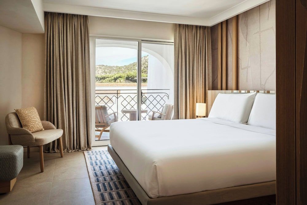 Superior Room, 1 King Bed, Balcony