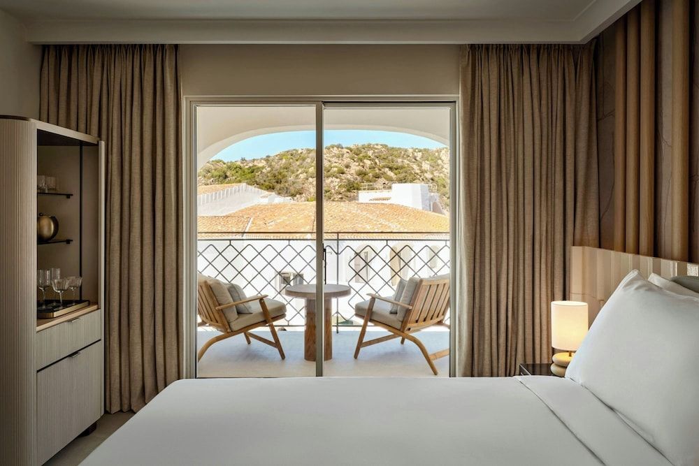 Premier Room, 1 King Bed, Balcony